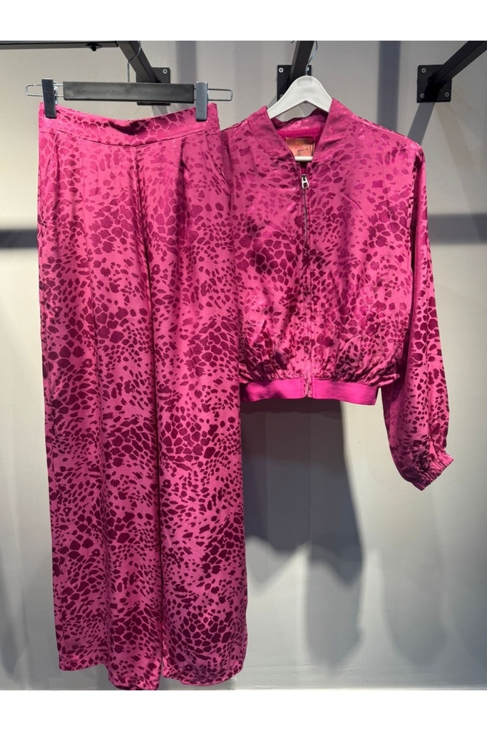 Leopar Desenli Pembe Takım